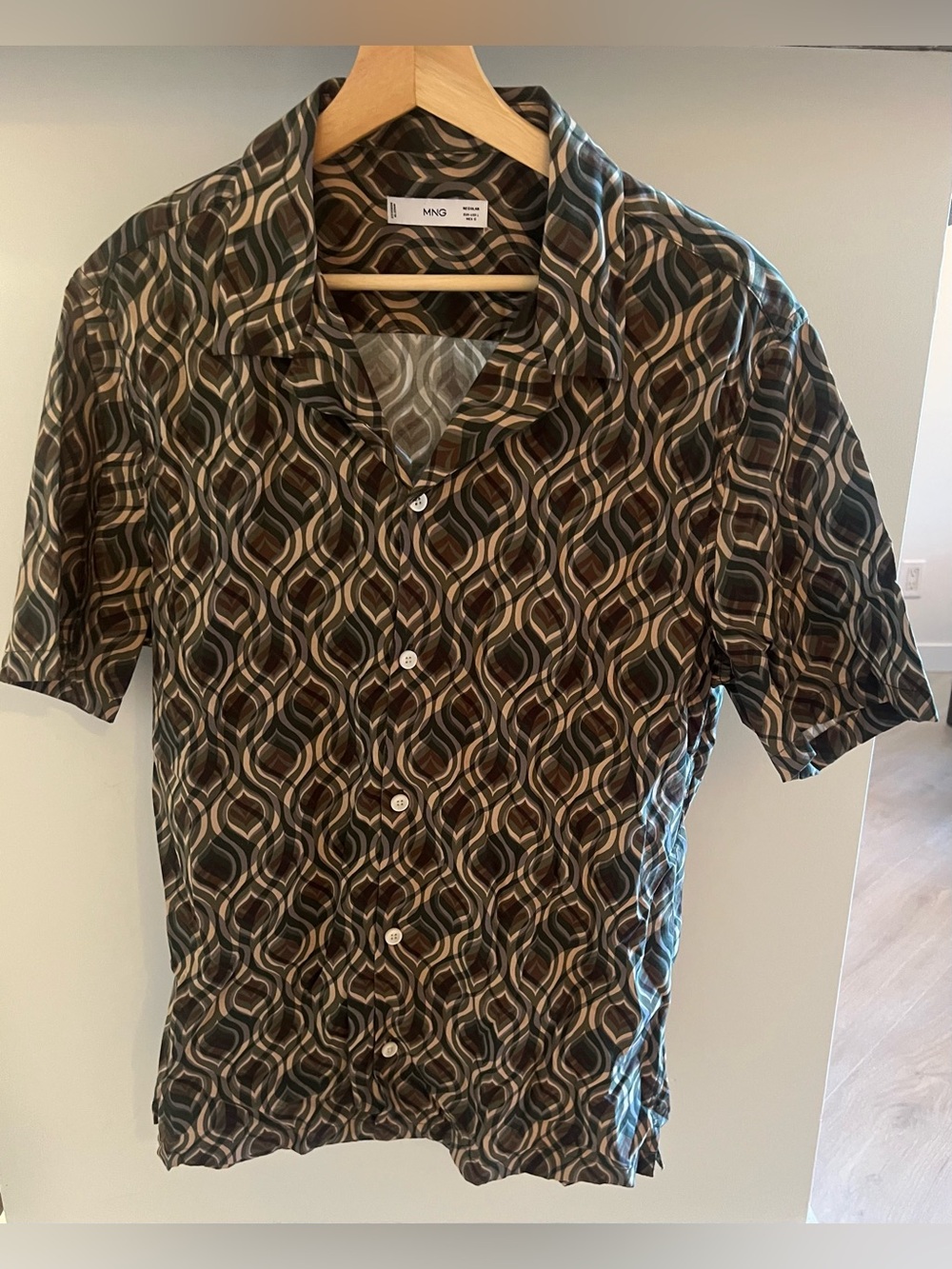 Mango Men's Short-Sleeve Geometric Button-Down Shirt in Brown and Cream